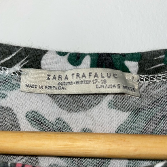 Floral Crop Top - Picture 2 of 3